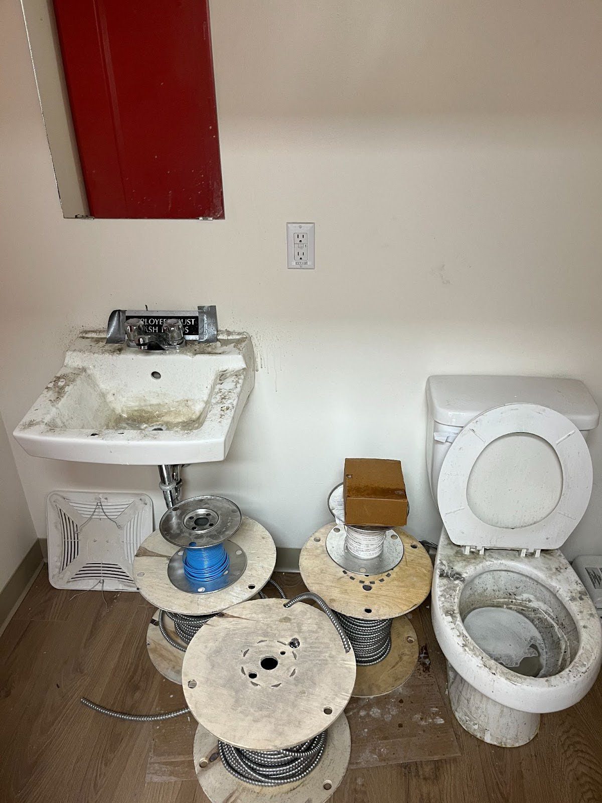 Restaurant Kitchen & Dining Detailing